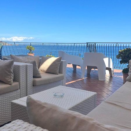 Miriam Sea Front Apartment Jacuzzi Джардини-Наксос Экстерьер фото