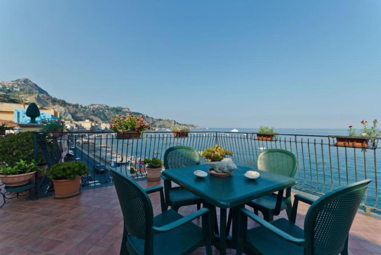 Miriam Sea Front Apartment Jacuzzi Джардини-Наксос Экстерьер фото
